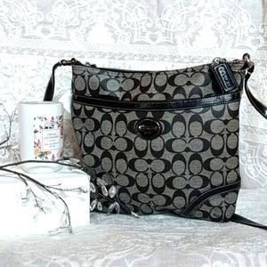 Coach, purse, medium, Black, great, pink